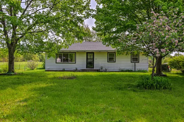 58620 Klumbis Road, Dowagiac, MI 49047