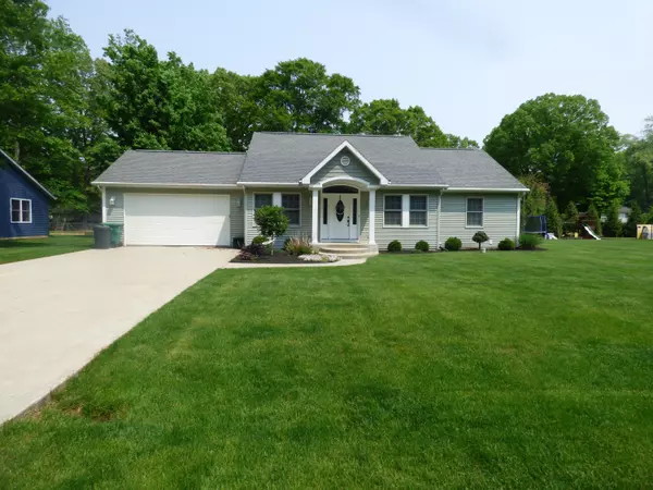 Edwardsburg, MI 49112,21582 Maple Glen Circle