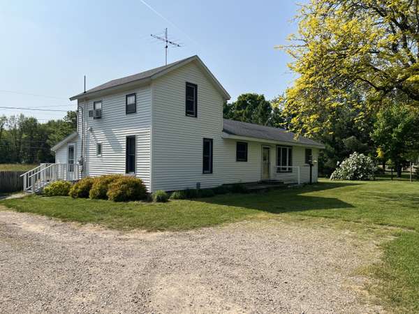 5274 Defield Road, Coloma, MI 49038