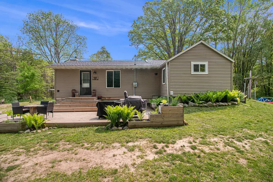 13734 S Elder Avenue, Grant, MI 49327