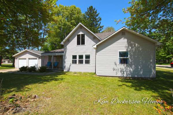 1124 S Division Street, Whitehall, MI 49461