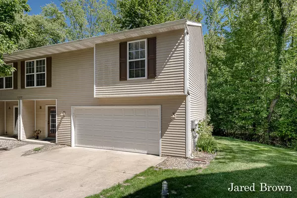 17308 Lane Avenue, Spring Lake, MI 49456
