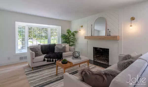 1527 Lewison NE Avenue Grand Rapids, MI 49505