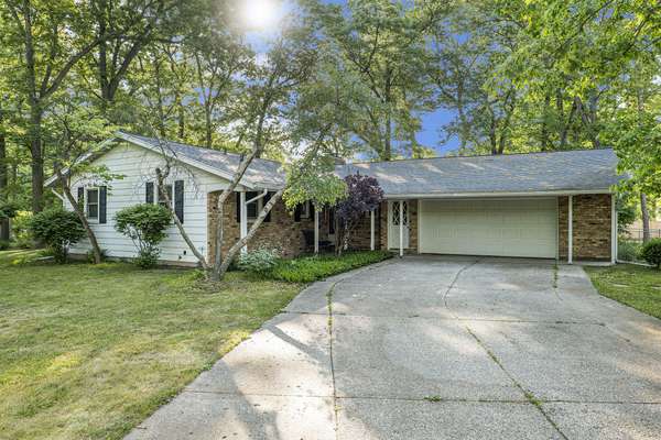 6374 Packer NE Drive, Belmont, MI 49306