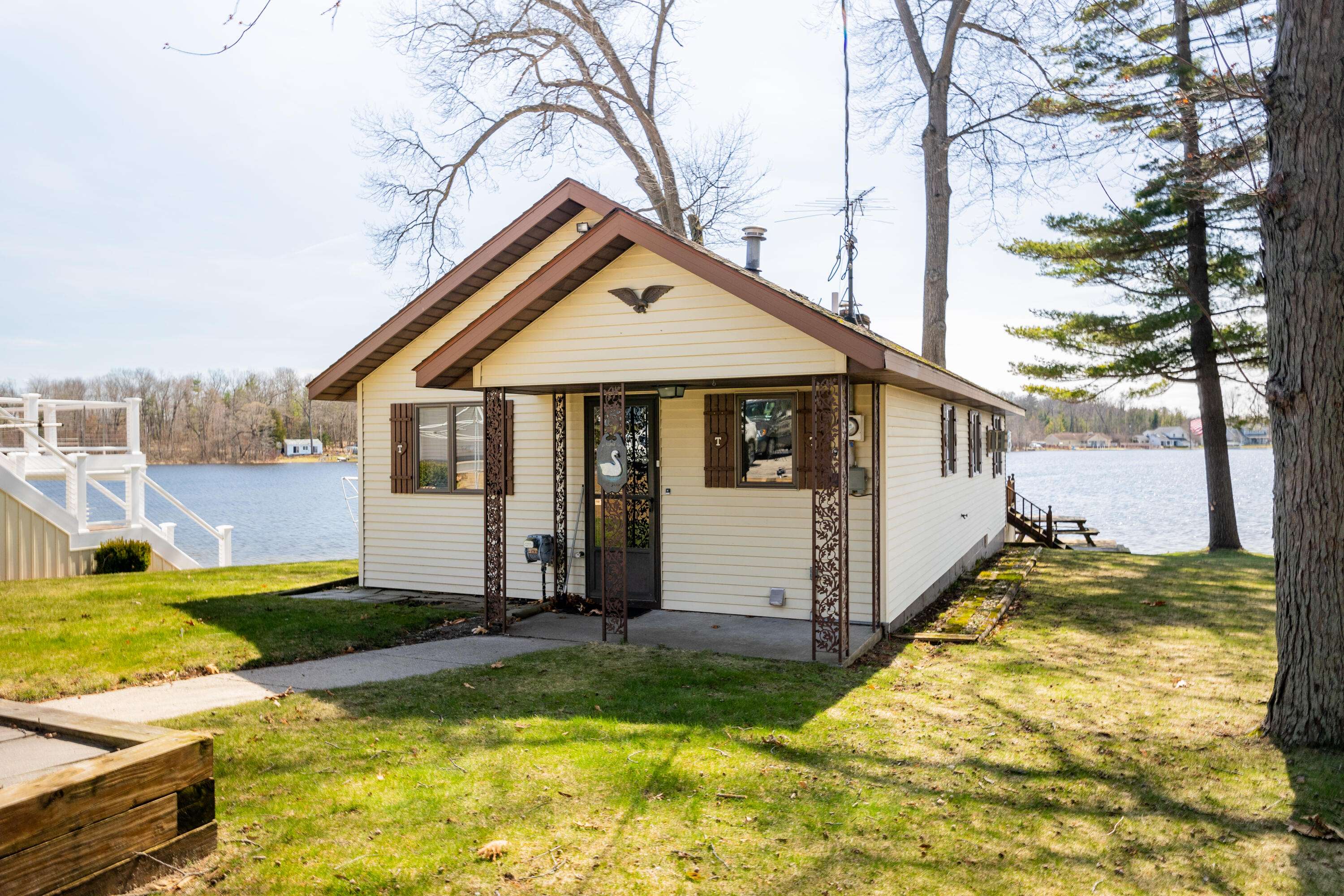 599 Payne Ridge Drive, Middleville, MI 49333