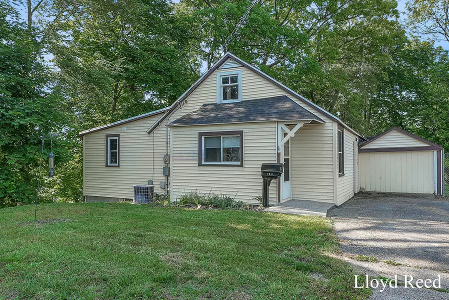 106 Sunnyside Court, Greenville, MI 48838