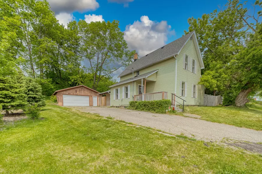 4049 W River NE Drive, Comstock Park, MI 49321