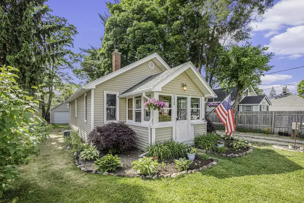 2929 Botsford NE Avenue, Grand Rapids, MI 49505