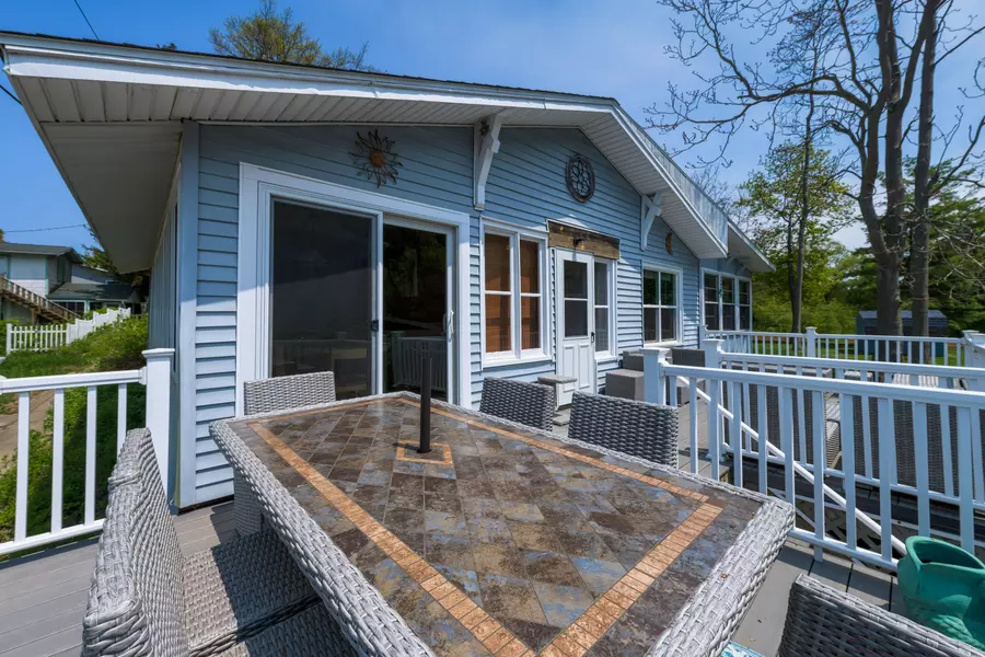 28435 Sturtevant Walk, Covert, MI 49043