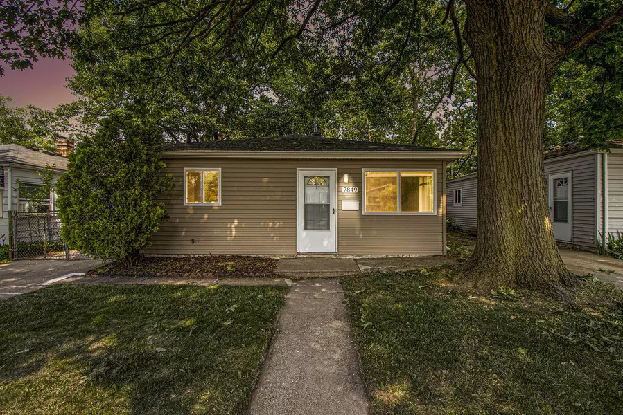 7849 Pine Street, Taylor, MI 48180