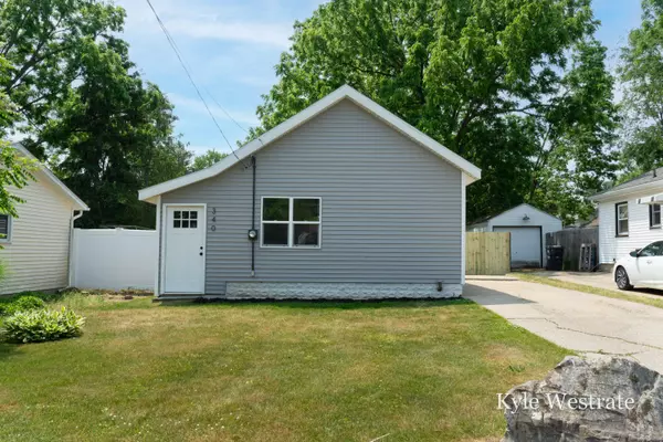 340 Dana NW Street, Comstock Park, MI 49321