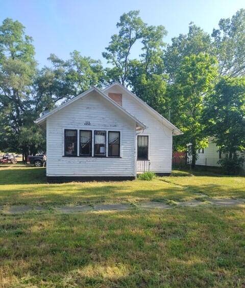 106 Grove Street, Dowagiac, MI 49047