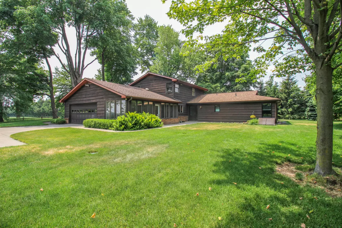 Three Rivers, MI 49093,17514 Moorepark Road