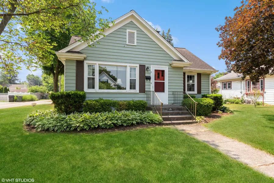 7 Orange Street, Three Oaks, MI 49128