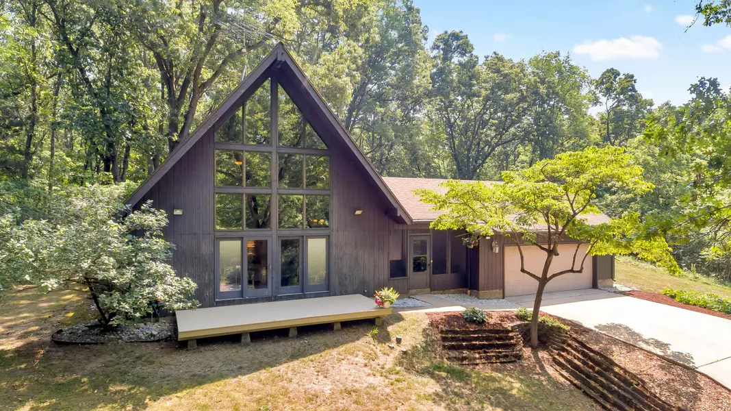 66711 County Road 652, Mattawan, MI 49071