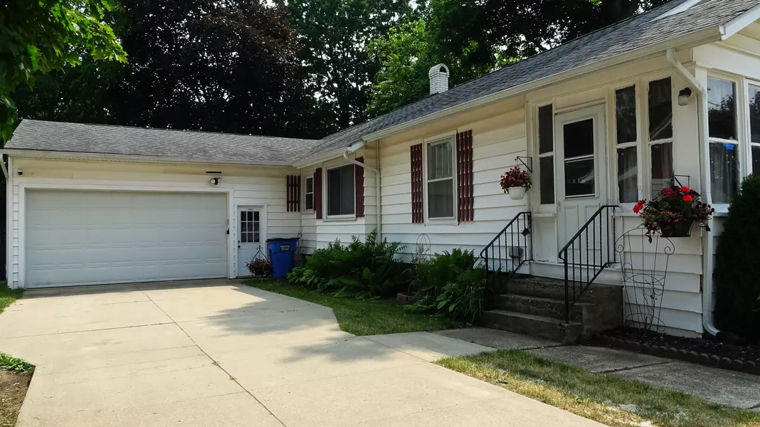 213 W Sycamore Street, Wayland, MI 49348