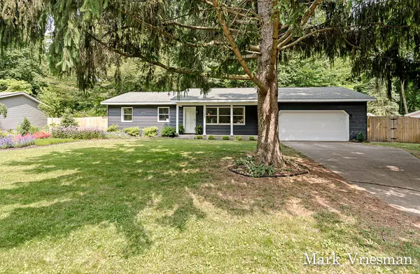 17680 Bayberry Drive, Spring Lake, MI 49456