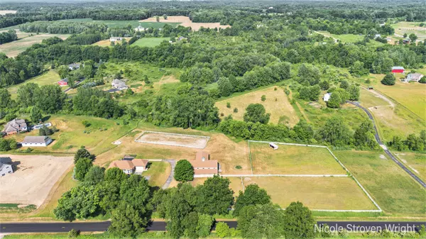 Ada, MI 49301,4131 McCabe NE Avenue