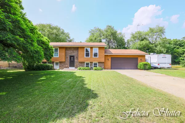 6455 Huntington Drive, Holland, MI 49423