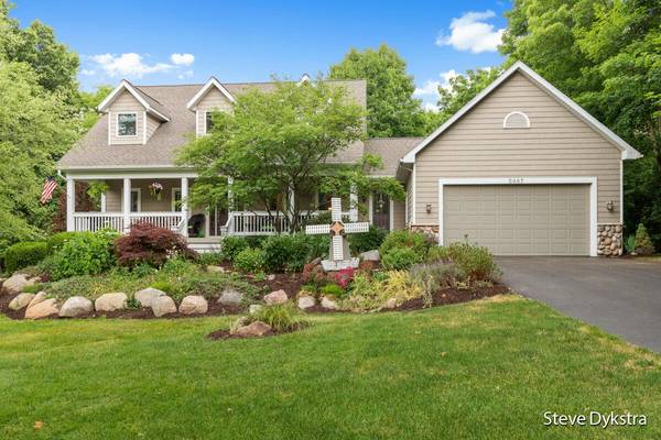 5967 Rolling Highlands Drive, Belmont, MI 49306