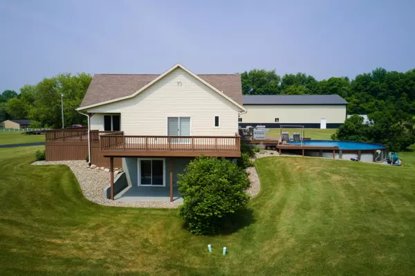 Cassopolis, MI 49031,18196 Calvin Hill Street