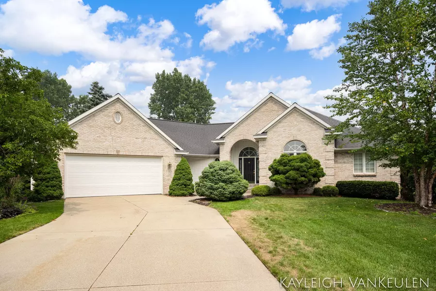 7806 Hidden Lake Drive, Hudsonville, MI 49426