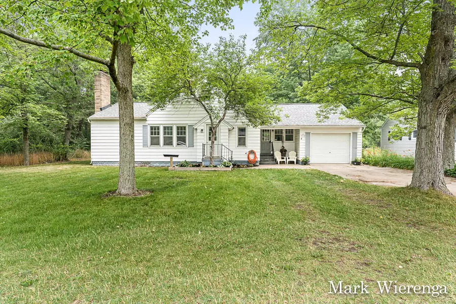 5532 Airline Road, Fruitport, MI 49415