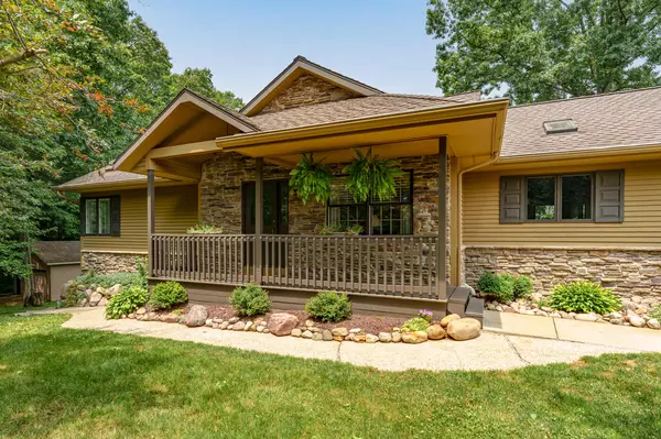 6874 Amelia Drive, Vicksburg, MI 49097