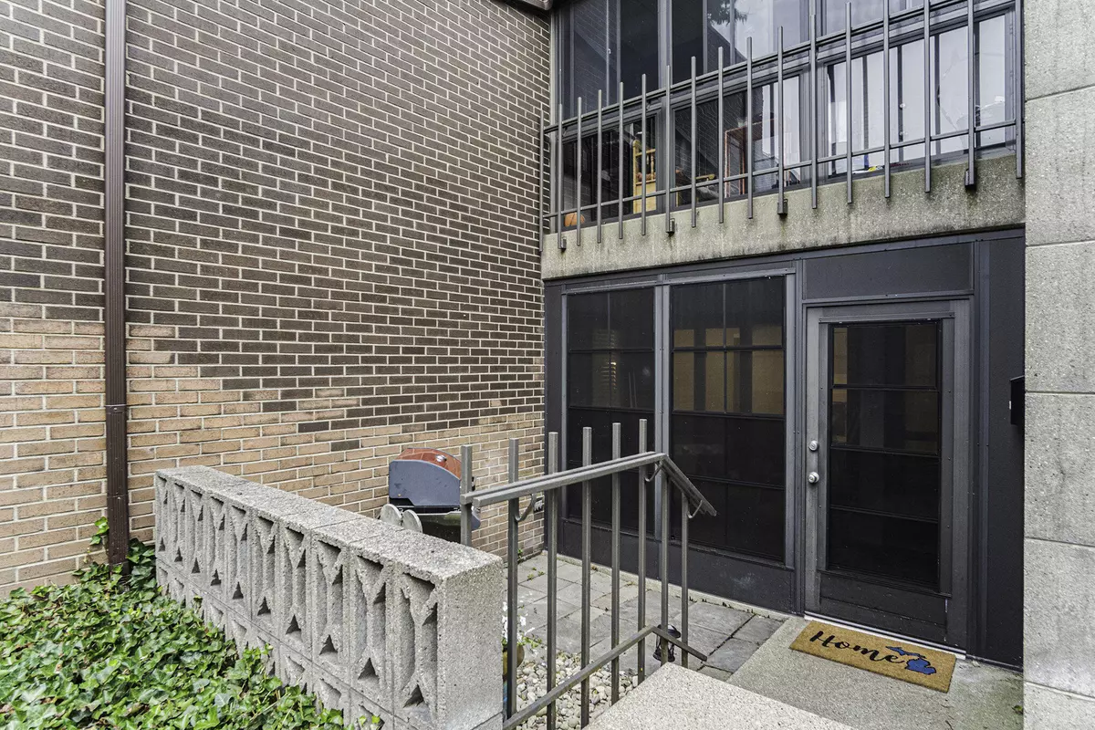 Grand Haven, MI 49417,805 S Despelder Street #19