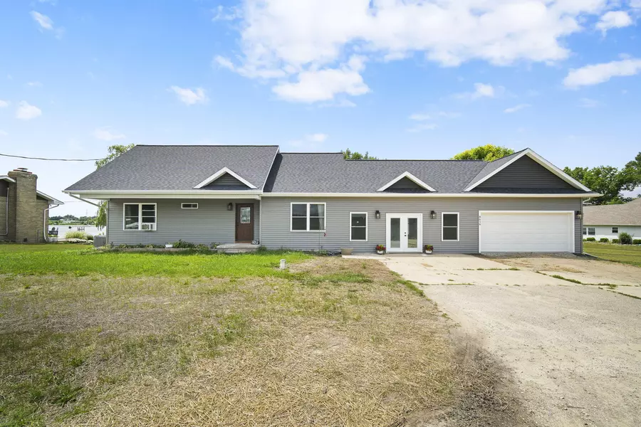 8616 Lake Drive, Springport, MI 49284