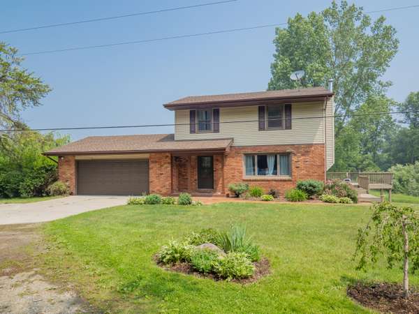 4274 Burgess Road, Pinckney, MI 48169