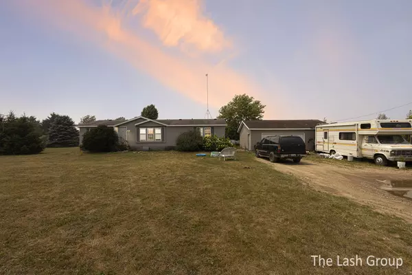 14675 Wabasis NE Avenue, Cedar Springs, MI 49319