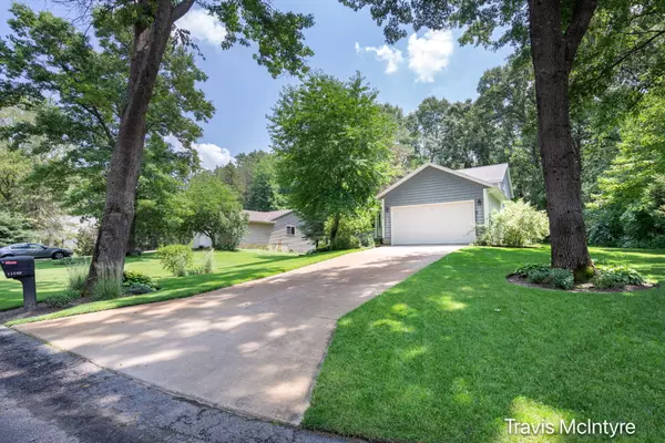 12364 Holmden NE Drive #32, Rockford, MI 49341