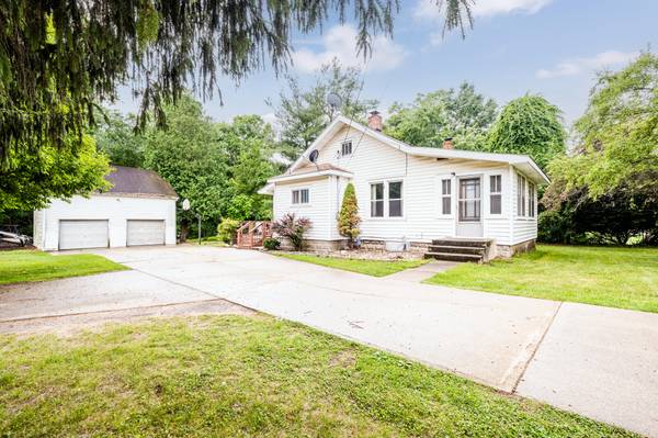 6772 Paw Paw Avenue, Coloma, MI 49038