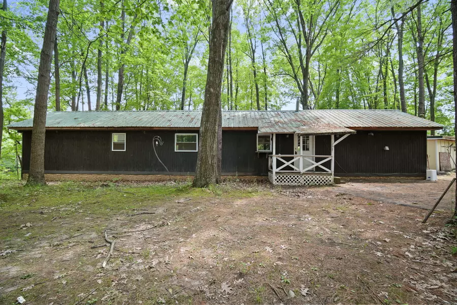 306 Wood Hills Drive, Concord, MI 49237