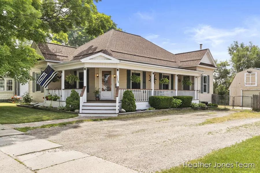 115 E Coffren Avenue, Greenville, MI 48838