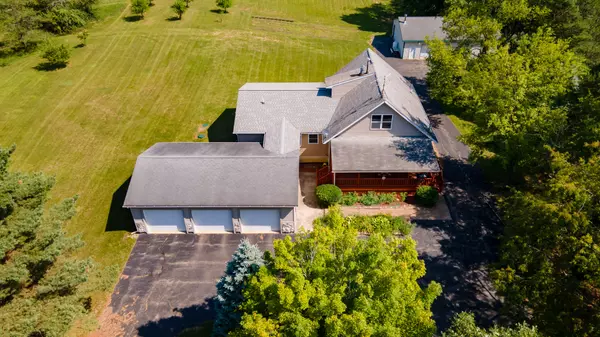 6111 Clise Road, Bath, MI 48808