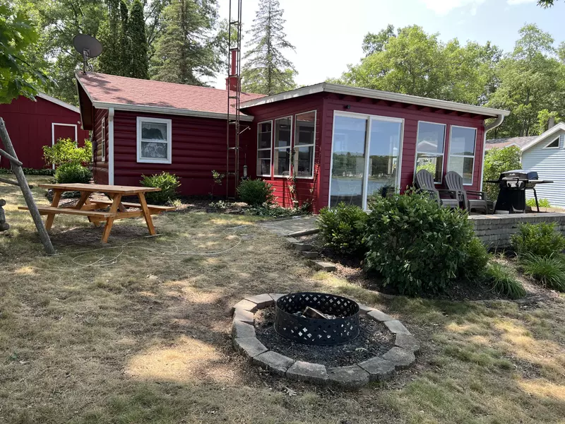 6859 E Lake Street, Fountain, MI 49410