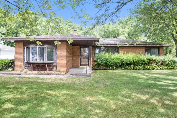 Spring Lake, MI 49456,17643 N Shore Road