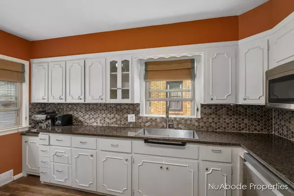 1014 Lake Michigan NW Drive Grand Rapids, MI 49504