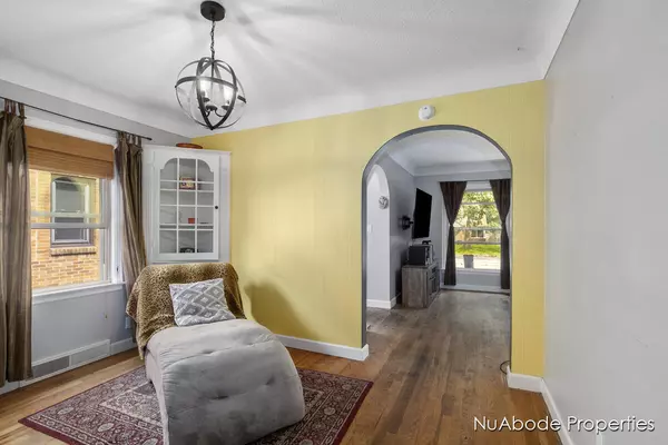 1014 Lake Michigan NW Drive Grand Rapids, MI 49504