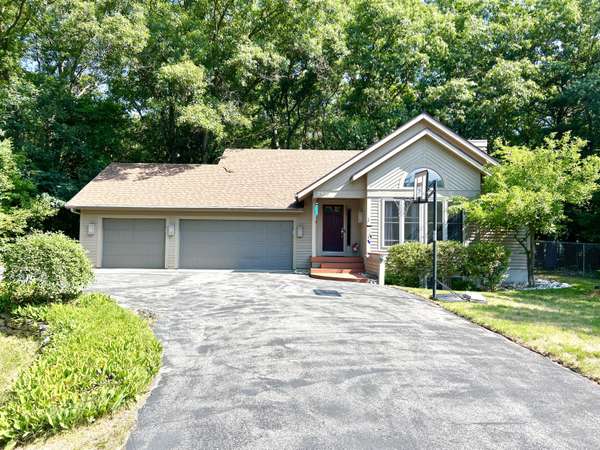 2916 Deerwood Drive, Twin Lake, MI 49457