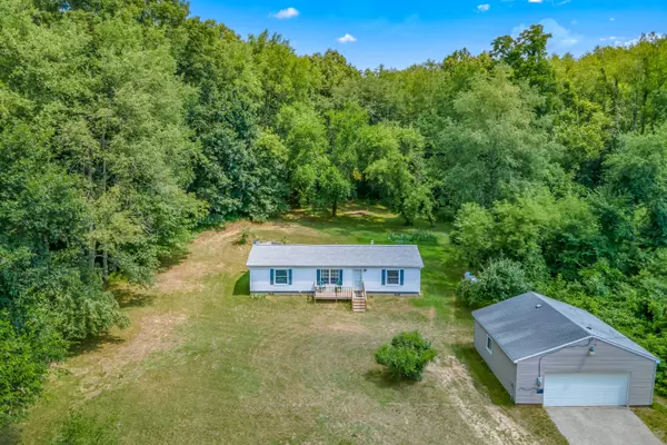 3052 Genesee Road, Jonesville, MI 49250