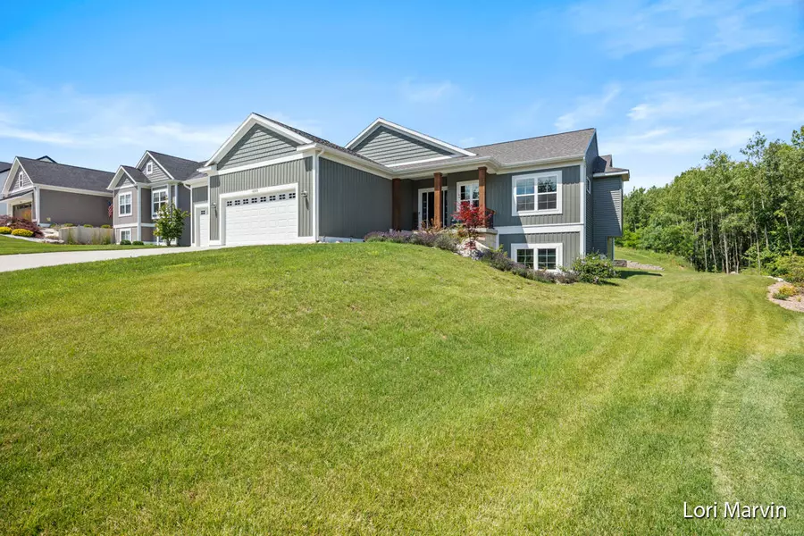 6310 Bentley NE Drive, Belmont, MI 49306