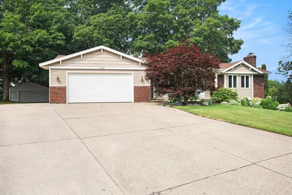 8599 Shadowbrook Drive, Jenison, MI 49428