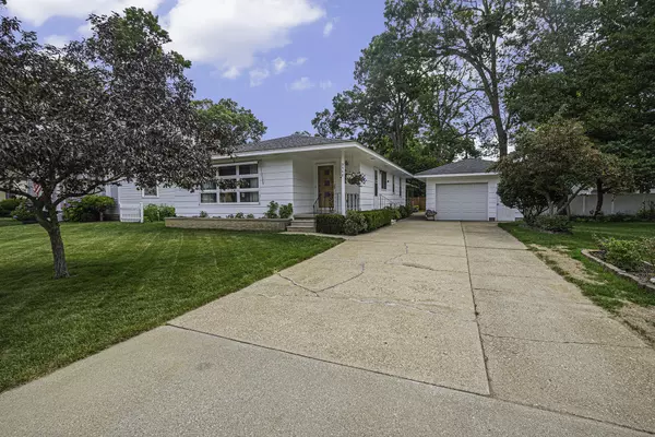 3568 Chippewa Drive, Norton Shores, MI 49441