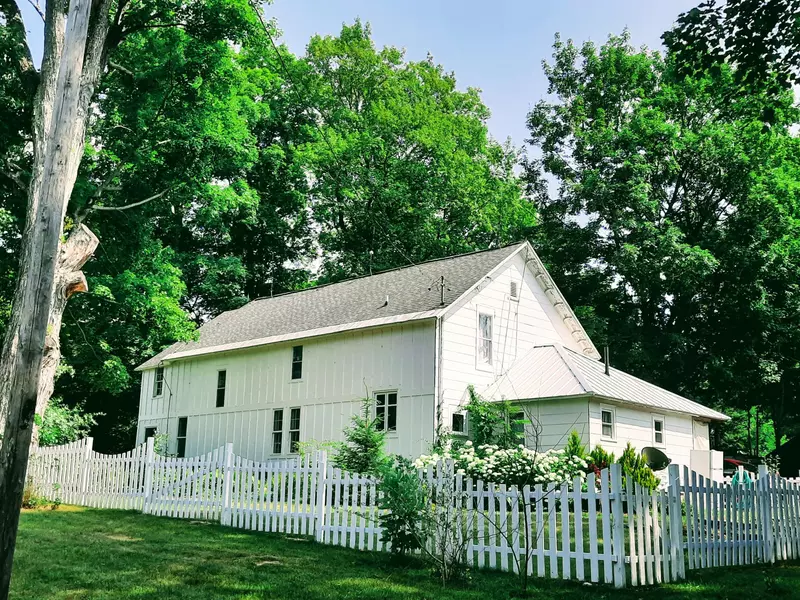 516 Benzie Street, Benzonia, MI 49616