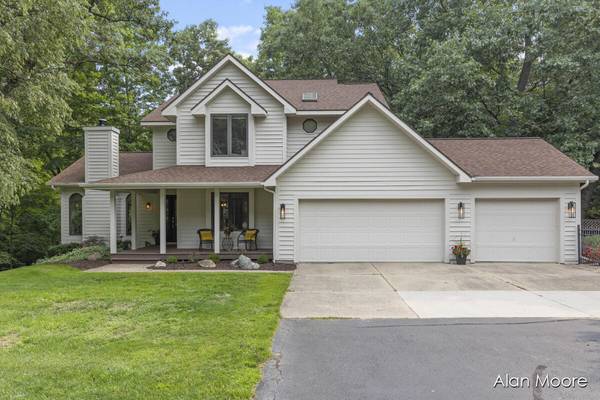 6985 Chanterelle NE Court, Belmont, MI 49306