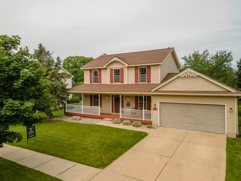 1009 Hawks Ridge, Grand Ledge, MI 48837