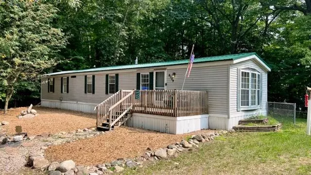 6179 E Ridge Avenue, Fountain, MI 49410